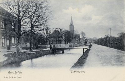 8644 Gezicht op de Kerkgracht en de Stationsweg te Breukelen uit het westen.